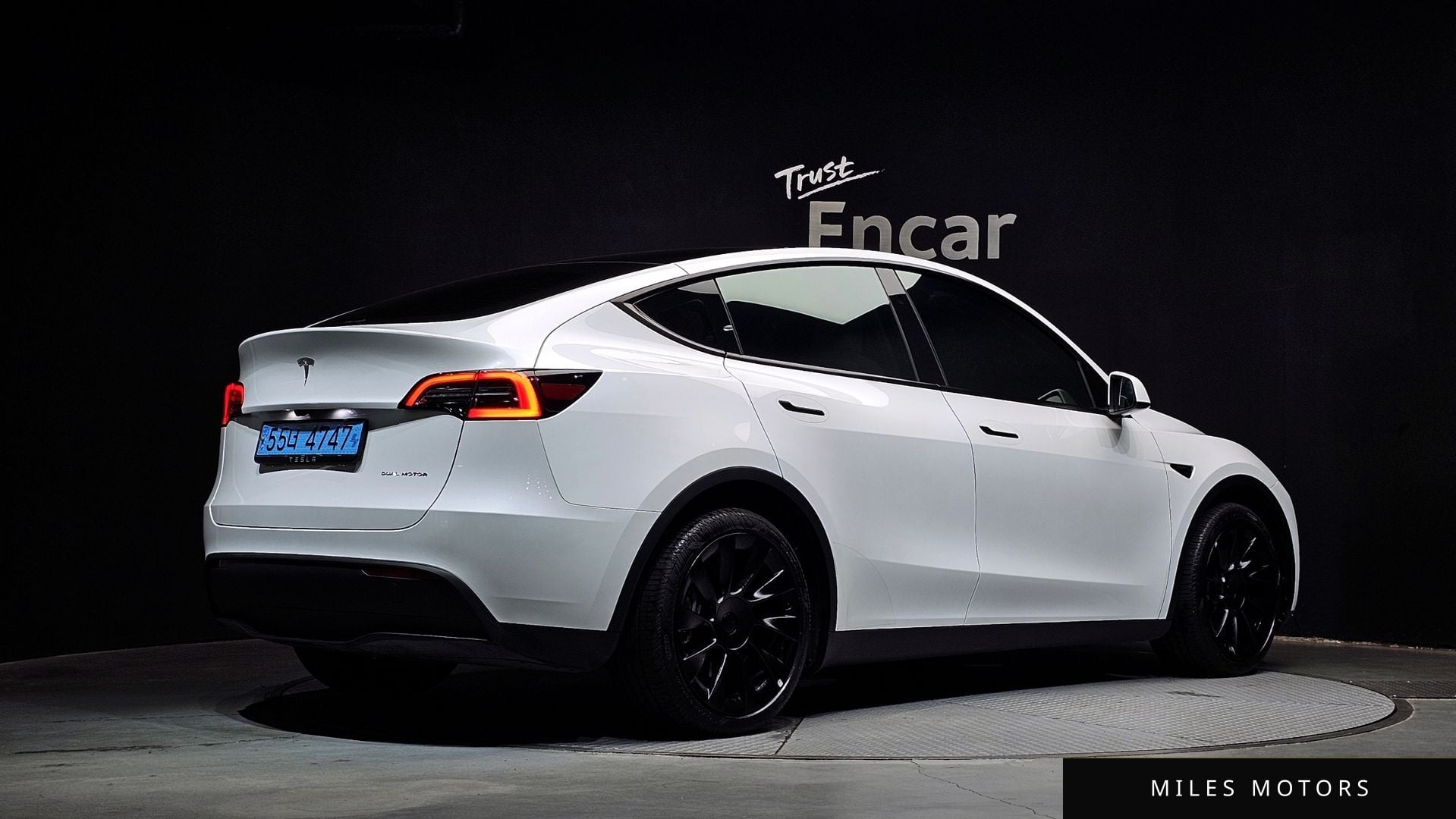 Tesla Model Y 2024 — миниатюра 2
