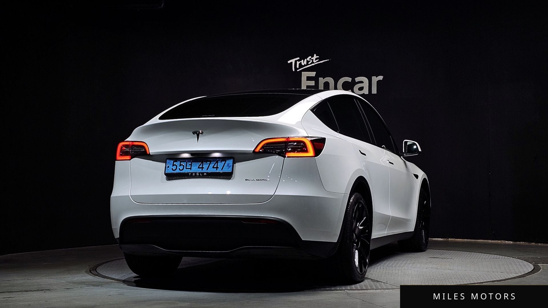 Tesla Model Y 2024 — миниатюра 4