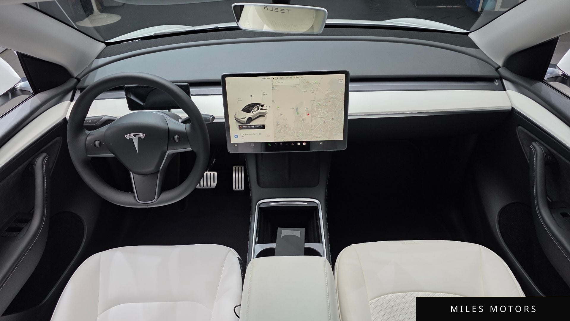 Tesla Model Y 2024 — миниатюра 10