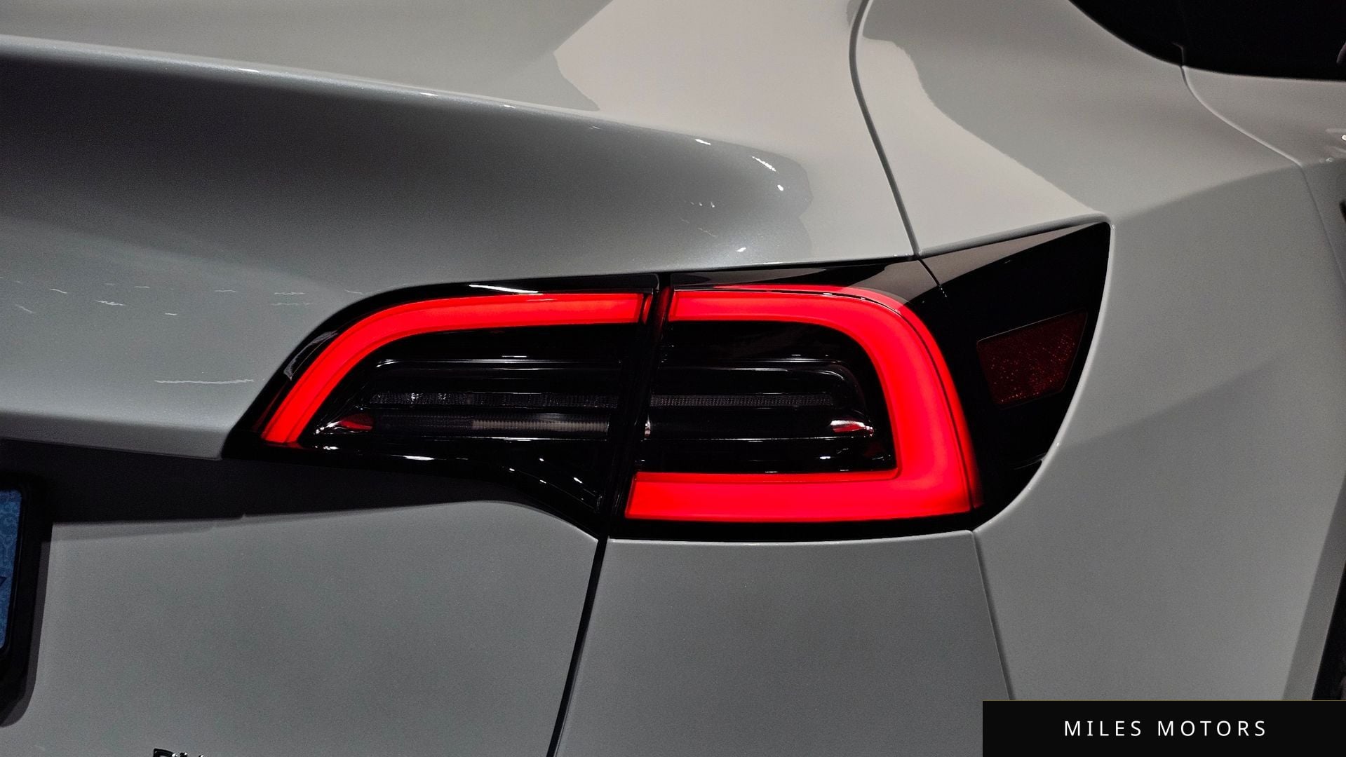 Tesla Model Y 2024 — миниатюра 9