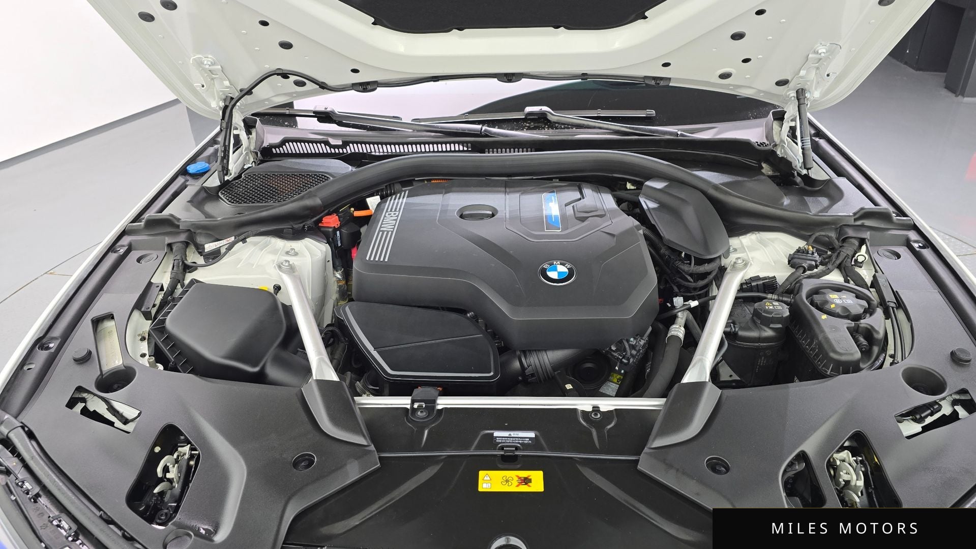 BMW 5 Series (G30) 2023 — миниатюра 6