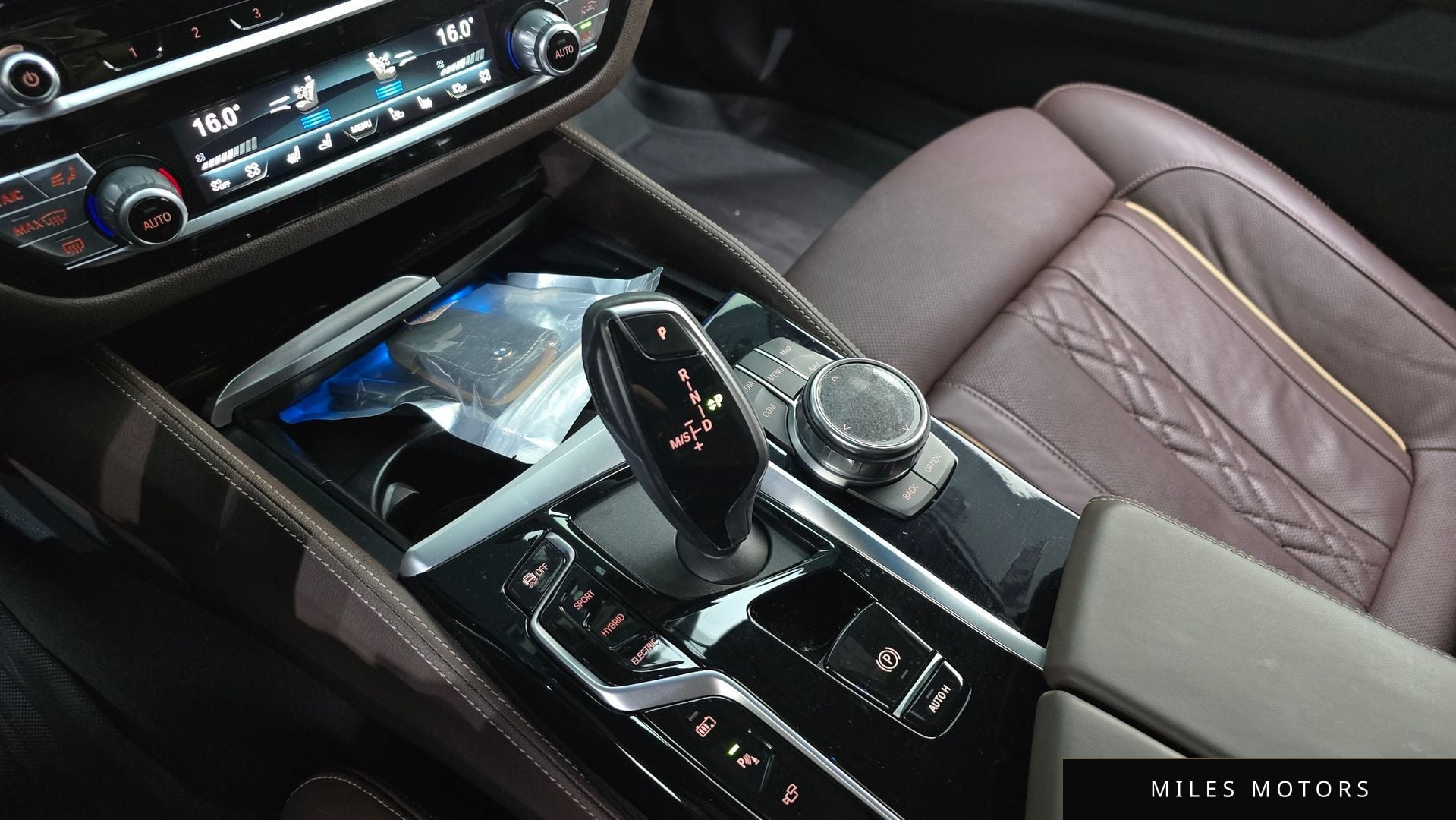 BMW 5 Series (G30) 2023 — миниатюра 12