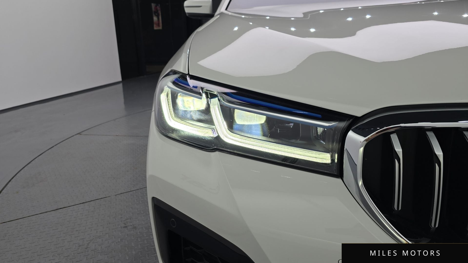 BMW 5 Series (G30) 2023 — миниатюра 8