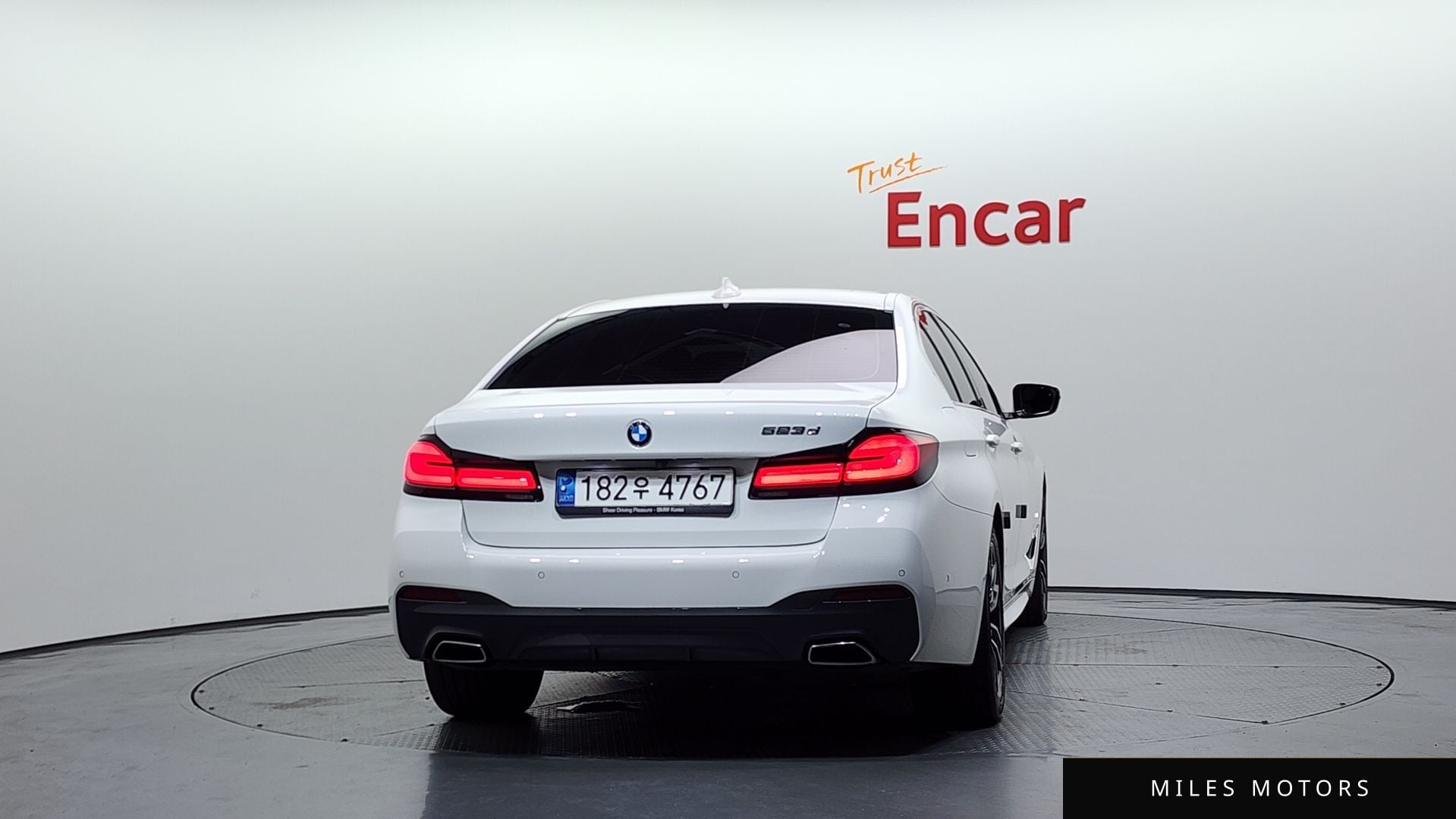 BMW 5 Series (G30) 2021 — миниатюра 4
