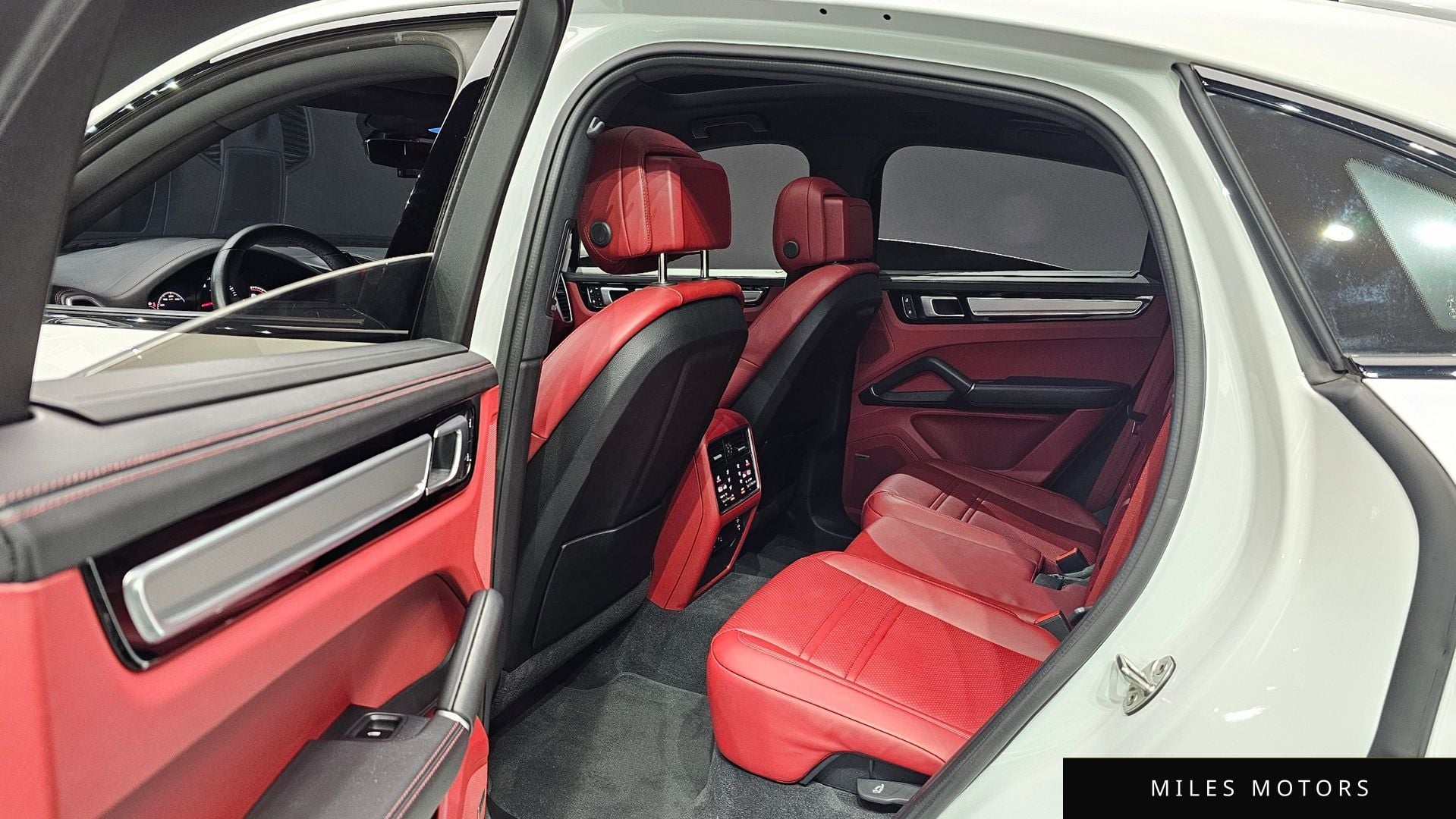 Porsche Cayenne 2022 — миниатюра 11