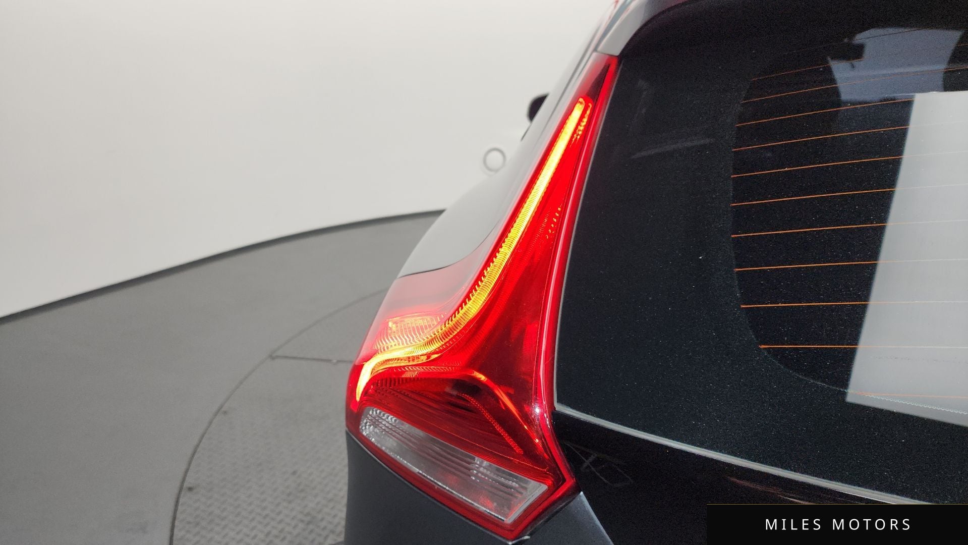 Volvo V40 2018 — миниатюра 9