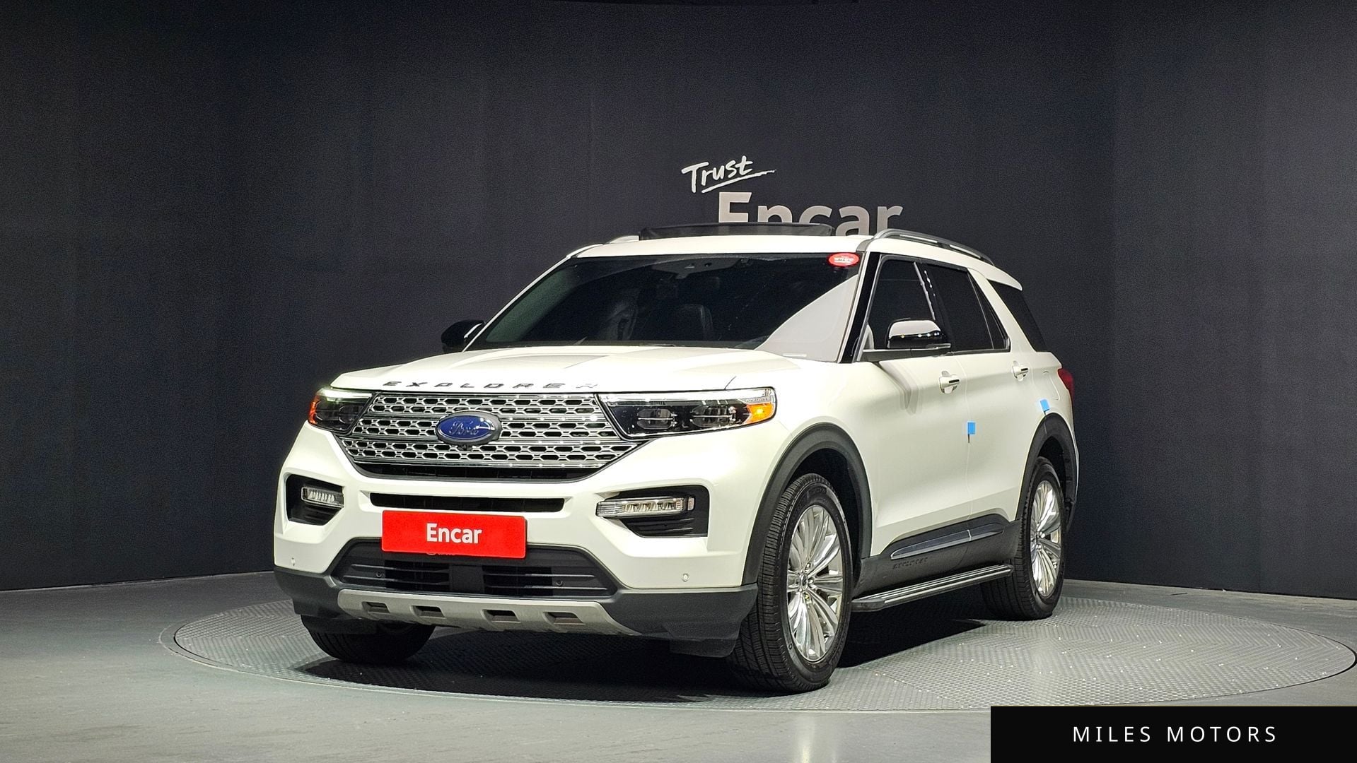 Ford Explorer 2021 — фото 1 из 12