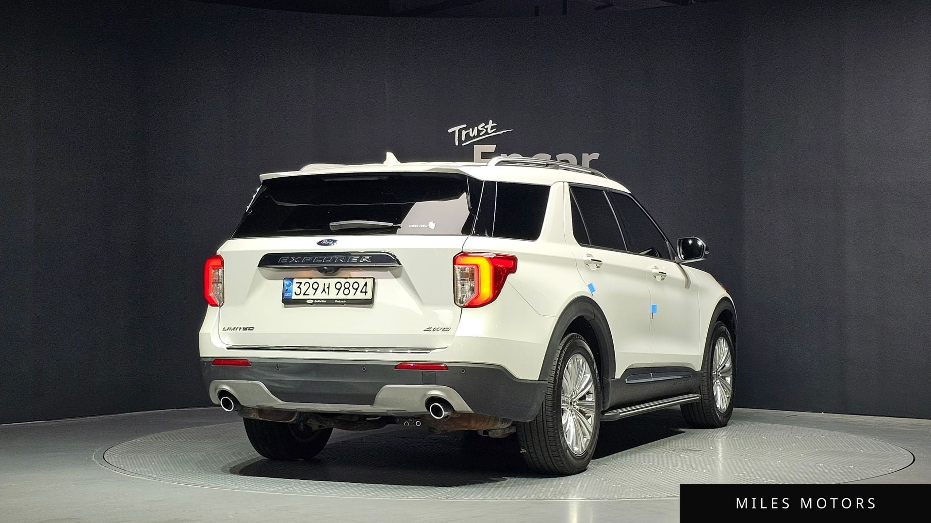 Ford Explorer 2021 — миниатюра 2