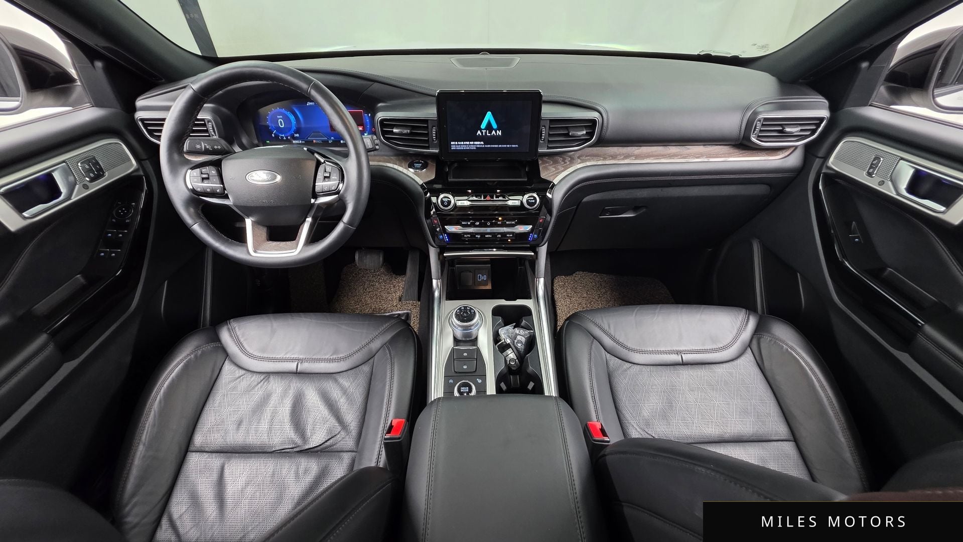 Ford Explorer 2022 — миниатюра 7