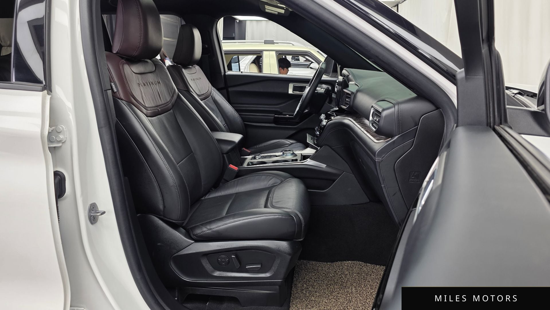 Ford Explorer 2022 — миниатюра 11