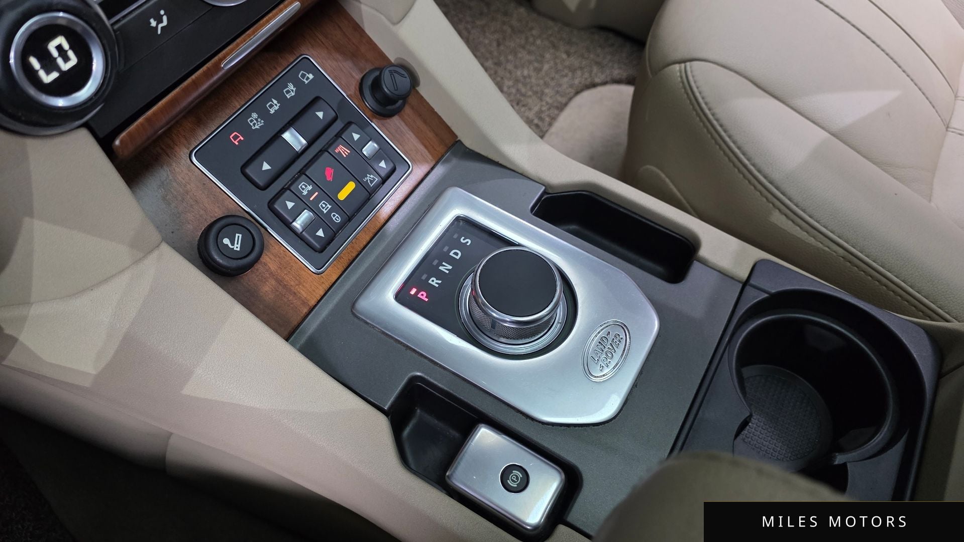 Land Rover Discovery 2013 — миниатюра 9