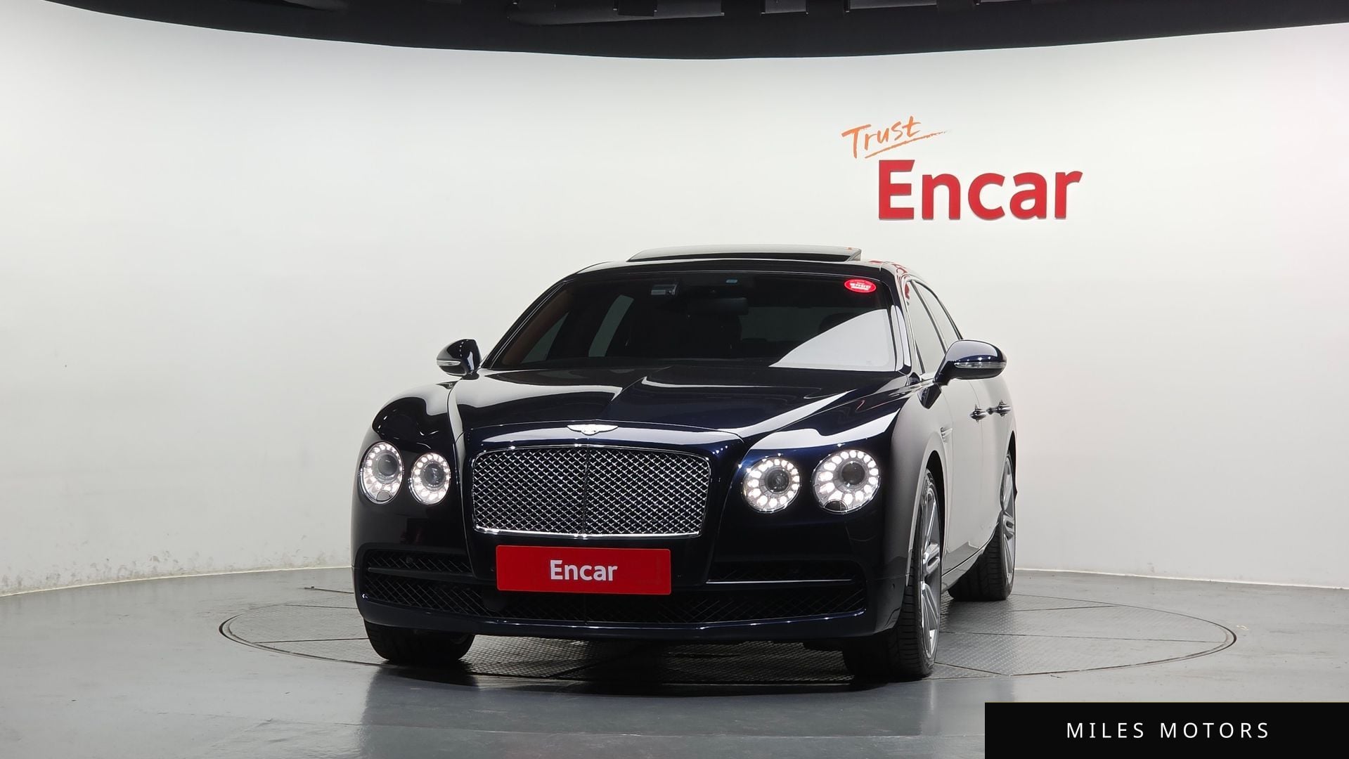 Bentley Flying Spur 2018 — миниатюра 3
