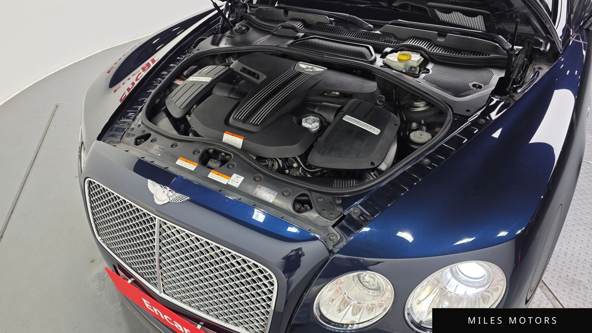 Bentley Flying Spur 2018 — миниатюра 6
