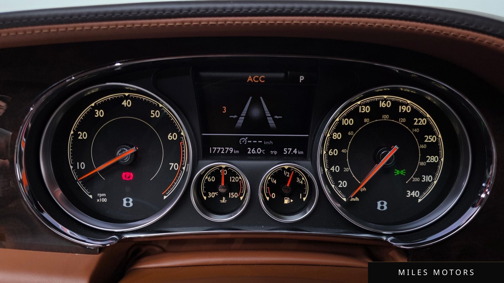 Bentley Flying Spur 2018 — миниатюра 8