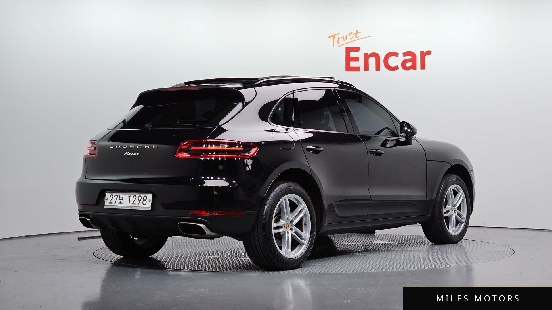 Porsche Macan 2017 — миниатюра 2