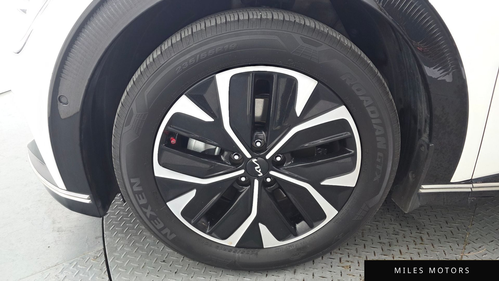 Kia EV6 2023 — миниатюра 5