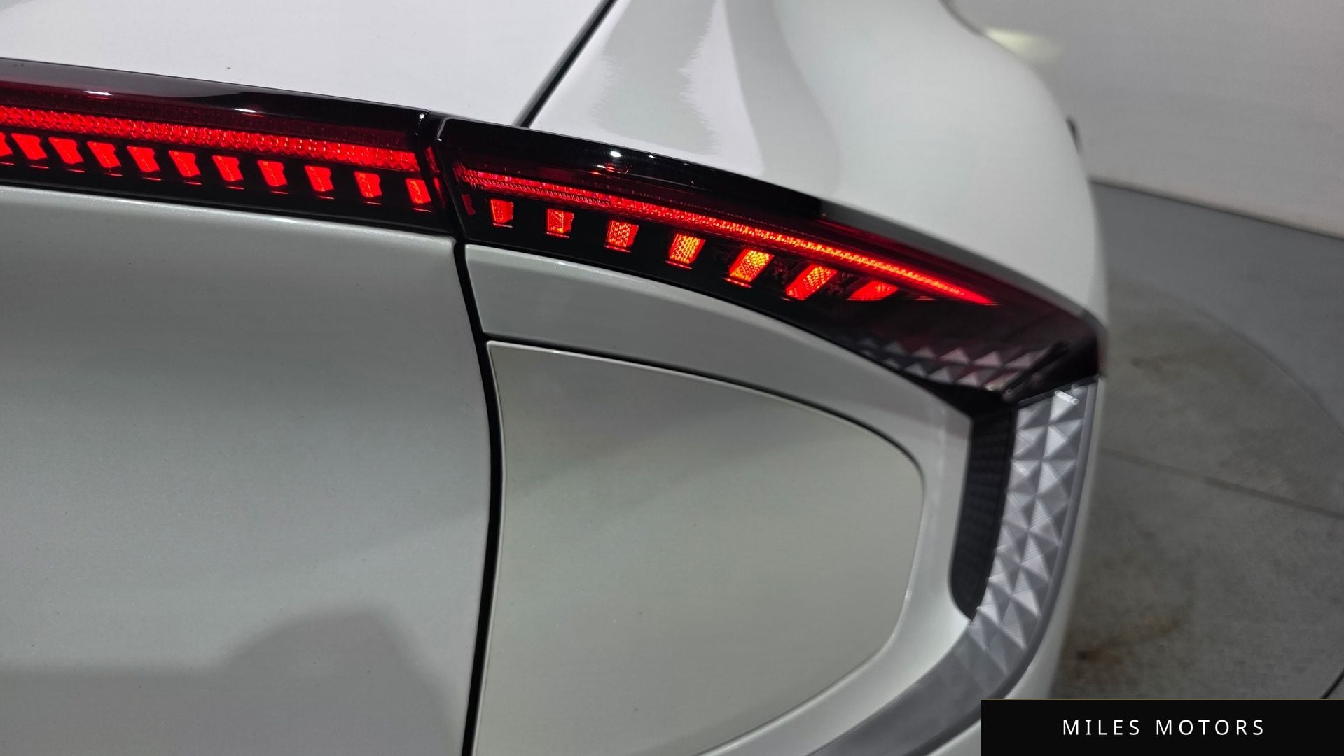 Kia EV6 2023 — миниатюра 9