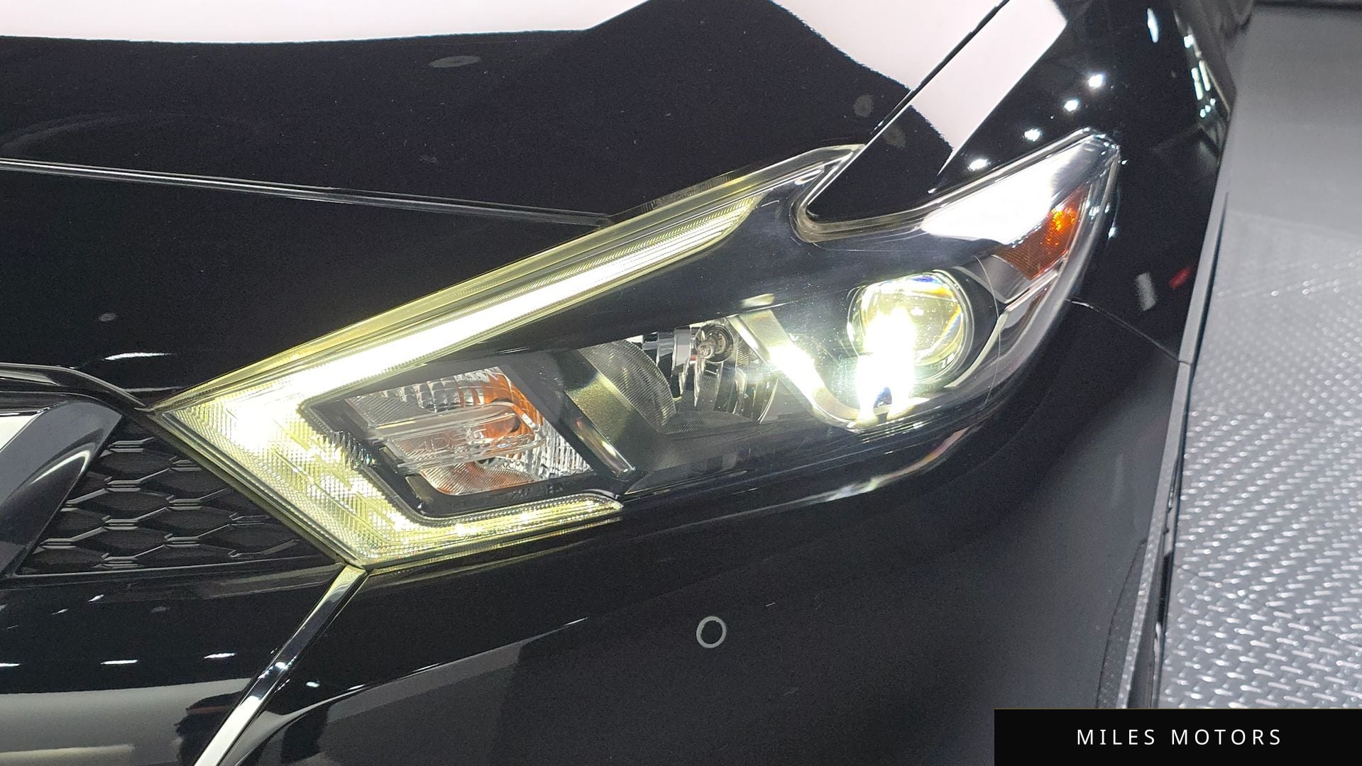 Nissan Maxima 2018 — миниатюра 8