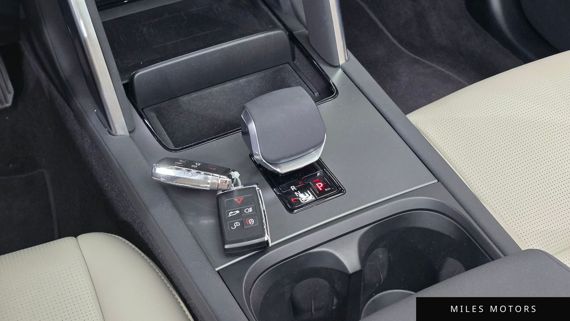 Land Rover Discovery Sport 2024 — миниатюра 12