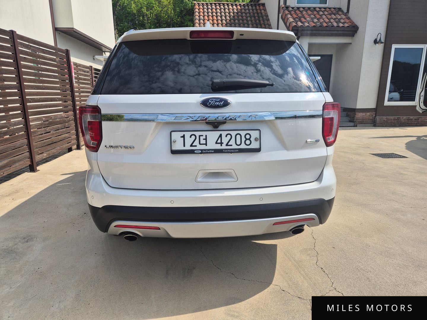 Ford Explorer 2017 — миниатюра 2