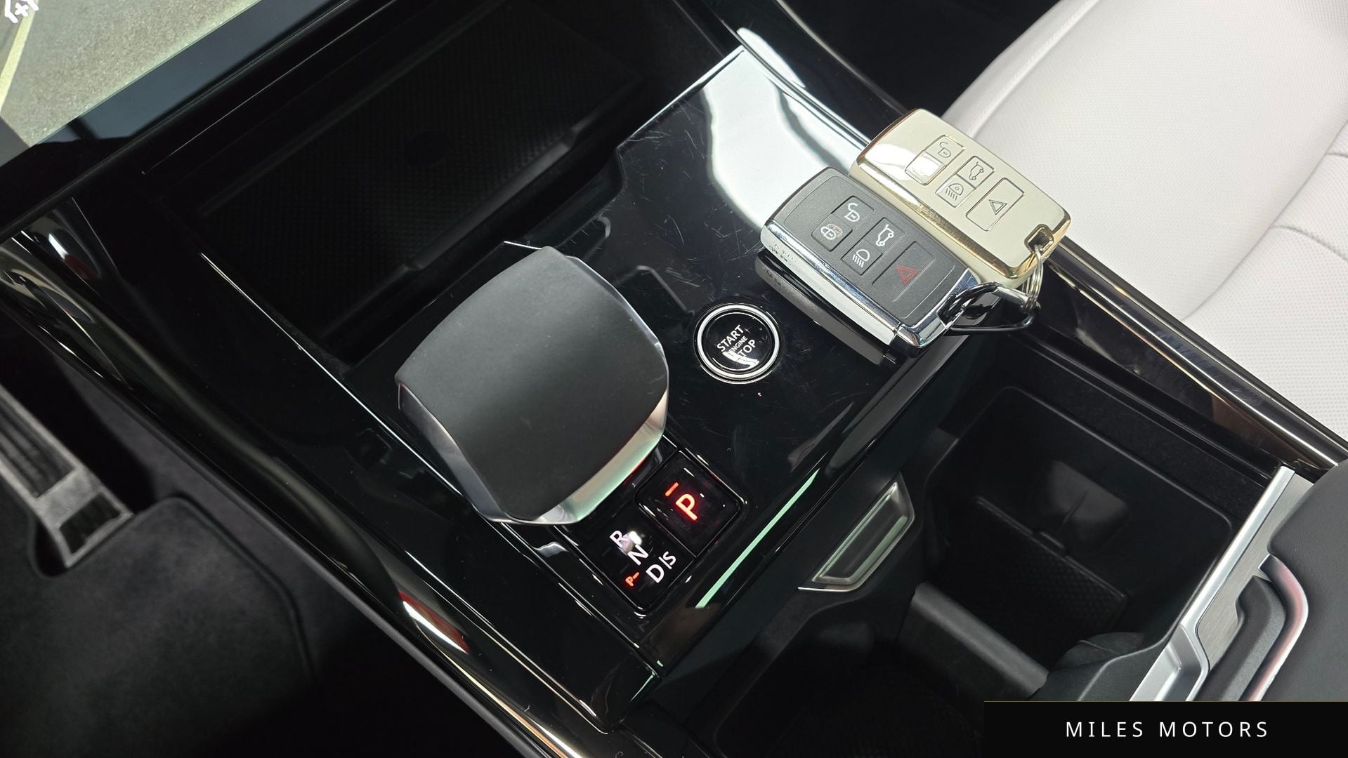 Land Rover Range Rover Sport 2025 — миниатюра 12