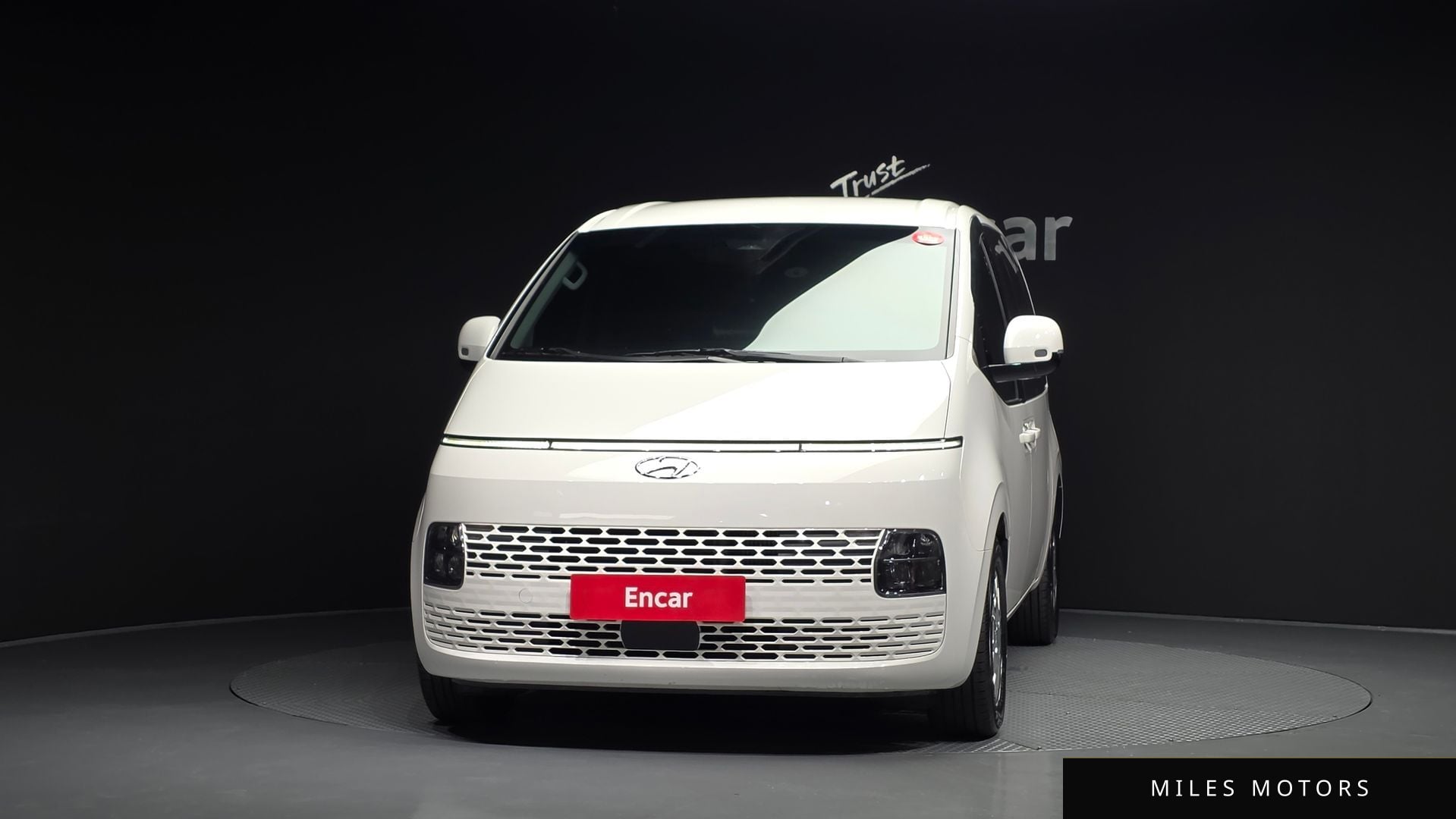 Hyundai Staria 2024 — миниатюра 3