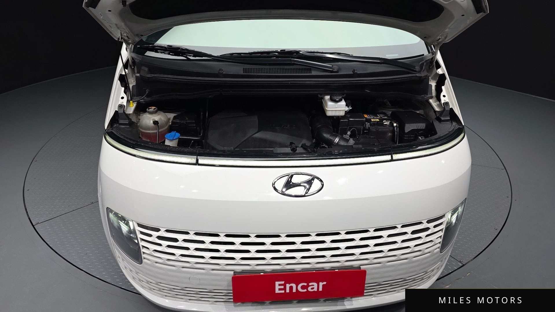 Hyundai Staria 2024 — миниатюра 6