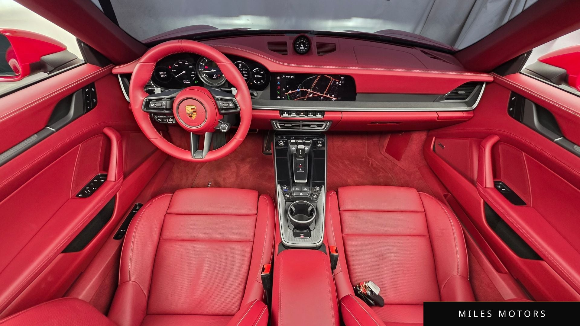 Porsche 911 (992) 2024 — миниатюра 10
