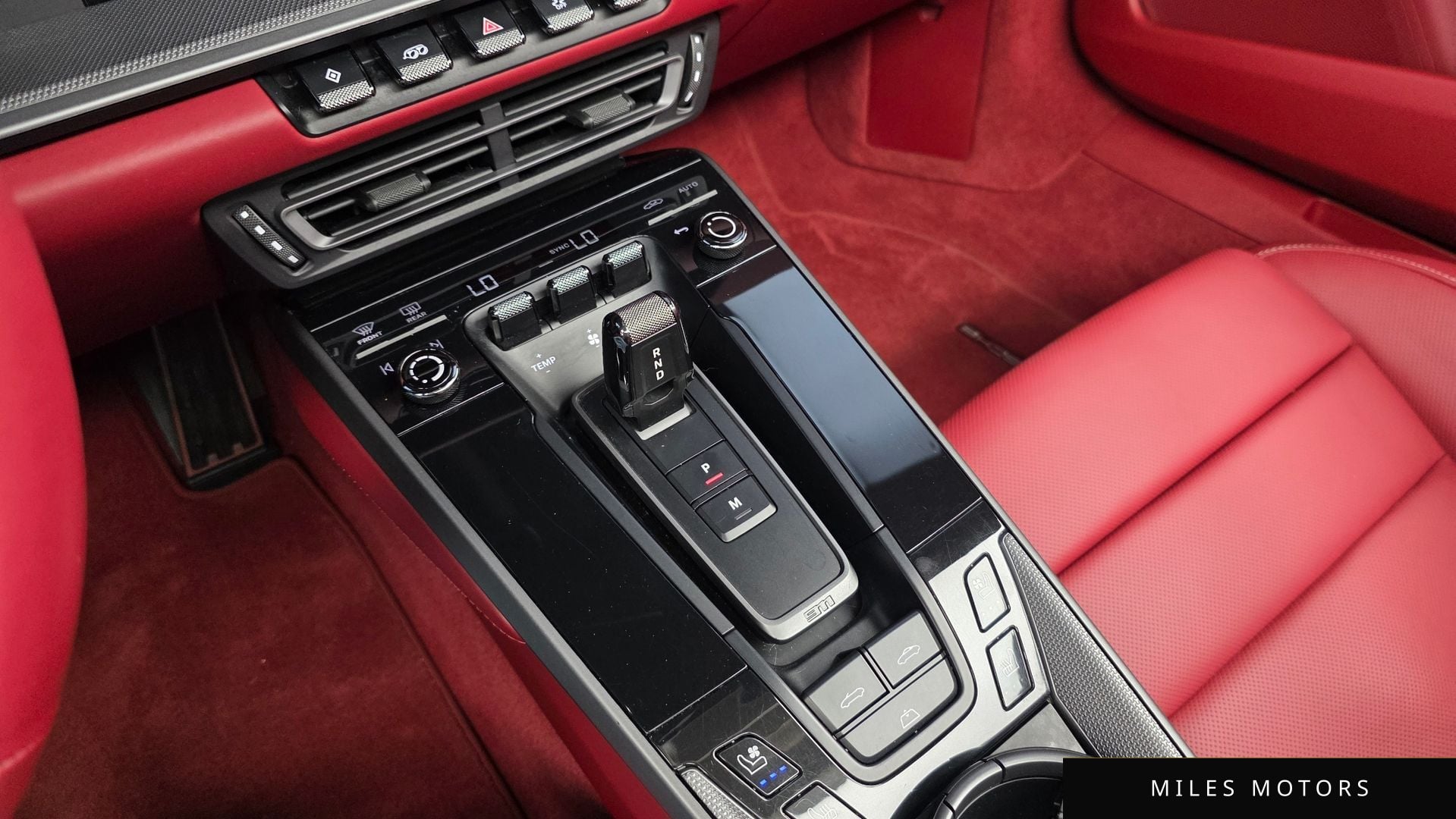 Porsche 911 (992) 2024 — миниатюра 12