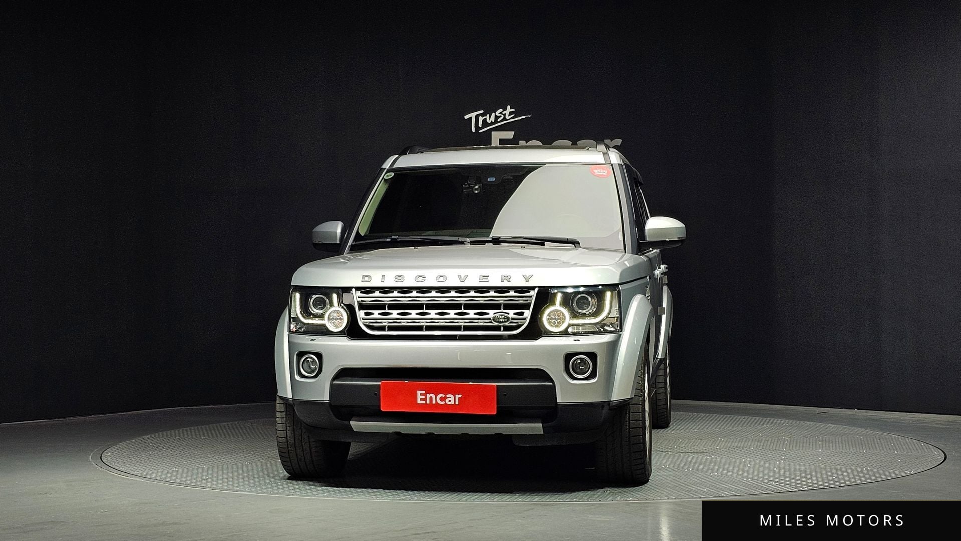 Land Rover Discovery 2016 — миниатюра 3