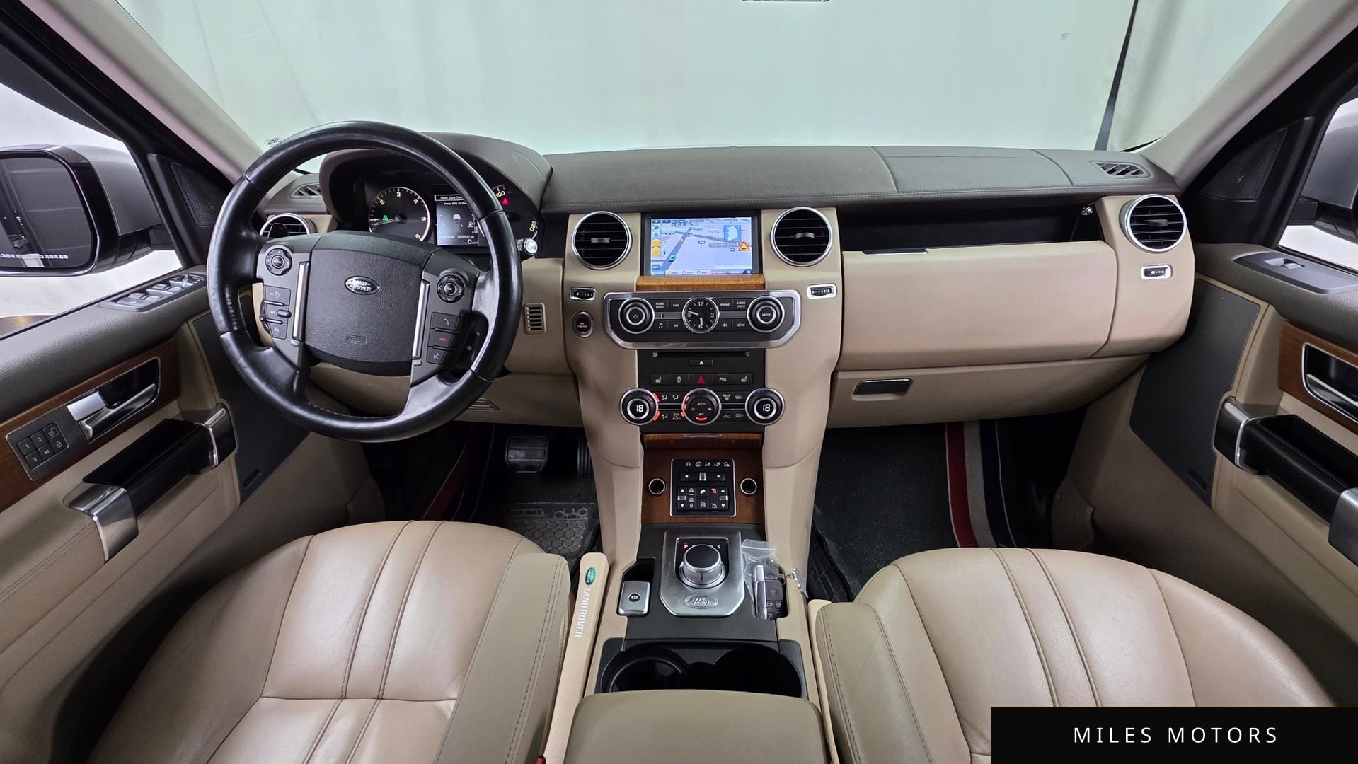 Land Rover Discovery 2016 — миниатюра 7