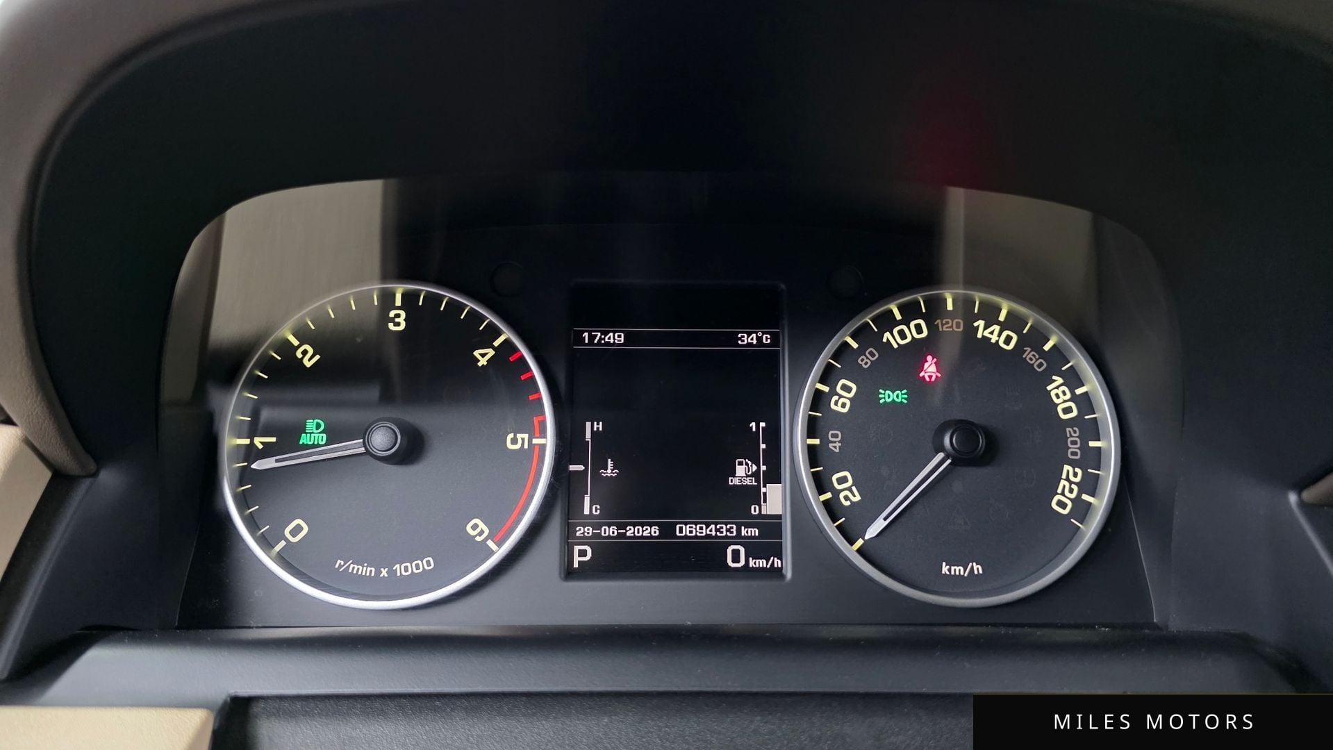 Land Rover Discovery 2016 — миниатюра 8