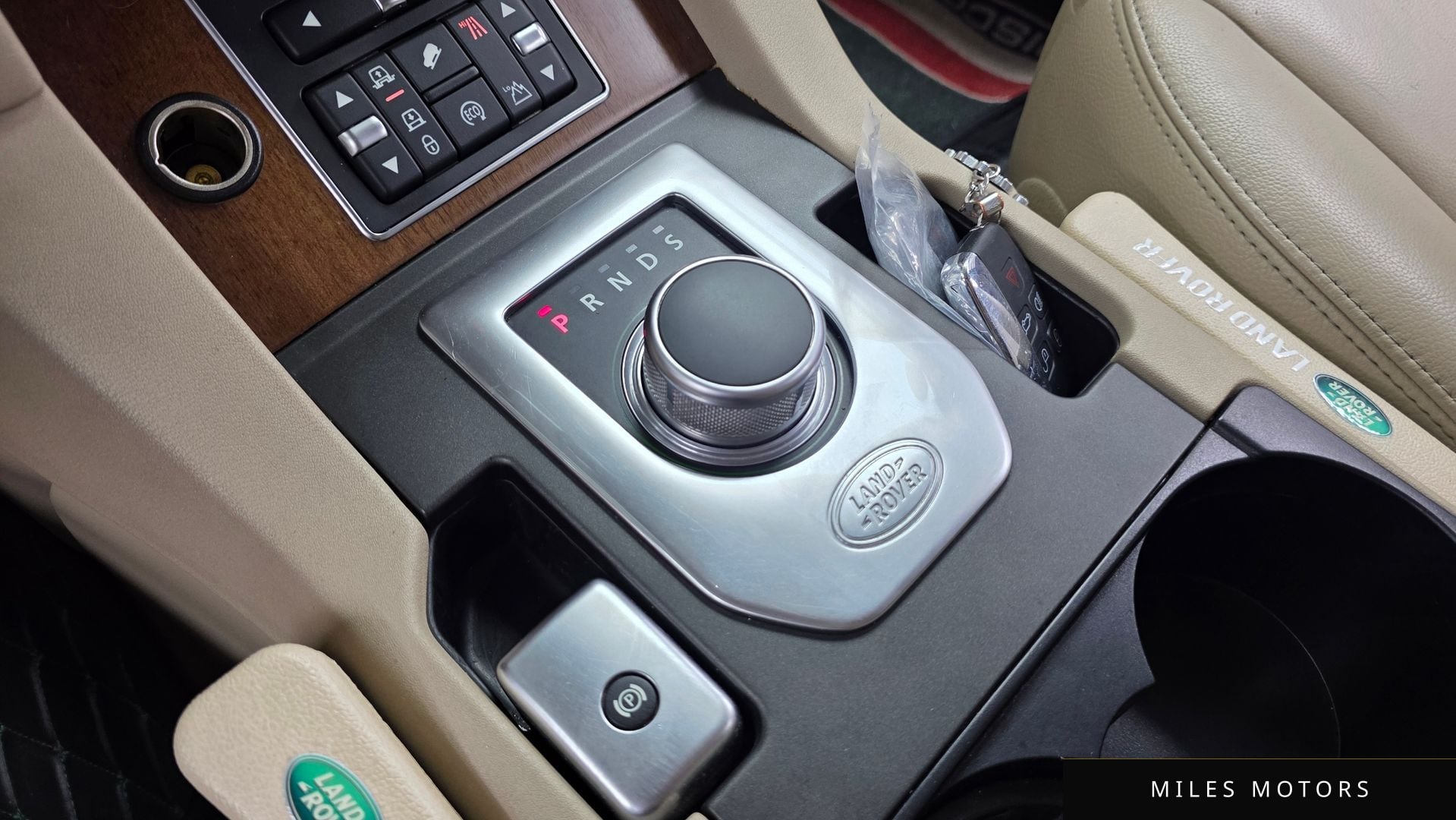 Land Rover Discovery 2016 — миниатюра 9