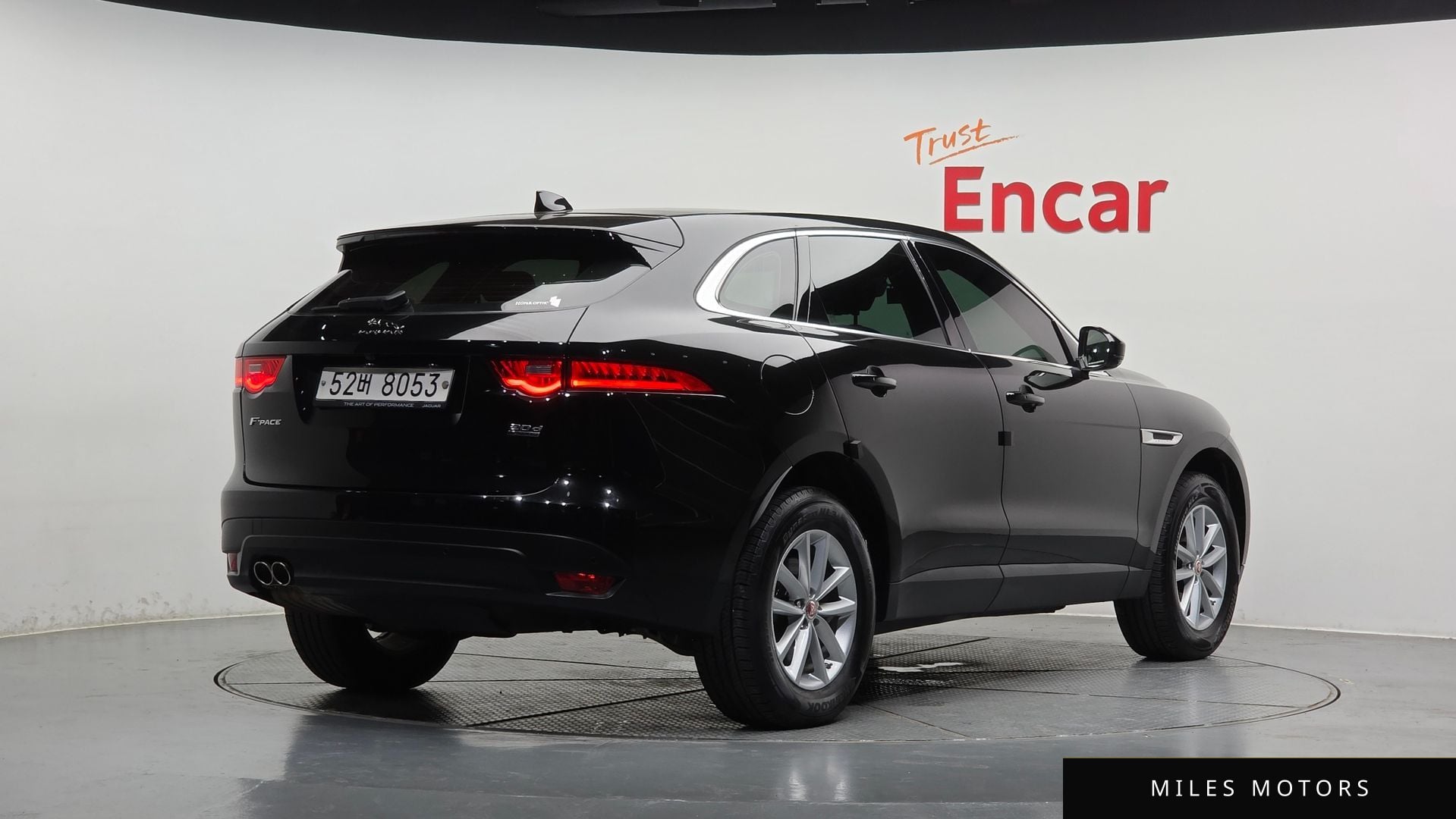 Jaguar F-PACE 2018 — миниатюра 2