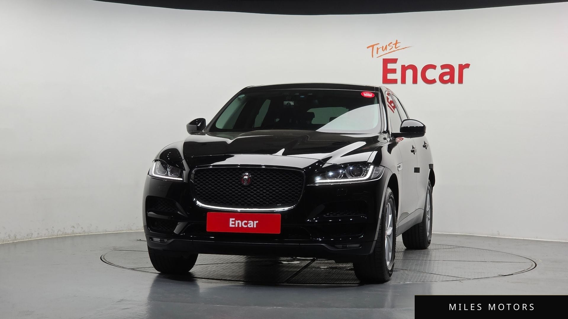 Jaguar F-PACE 2018 — миниатюра 3