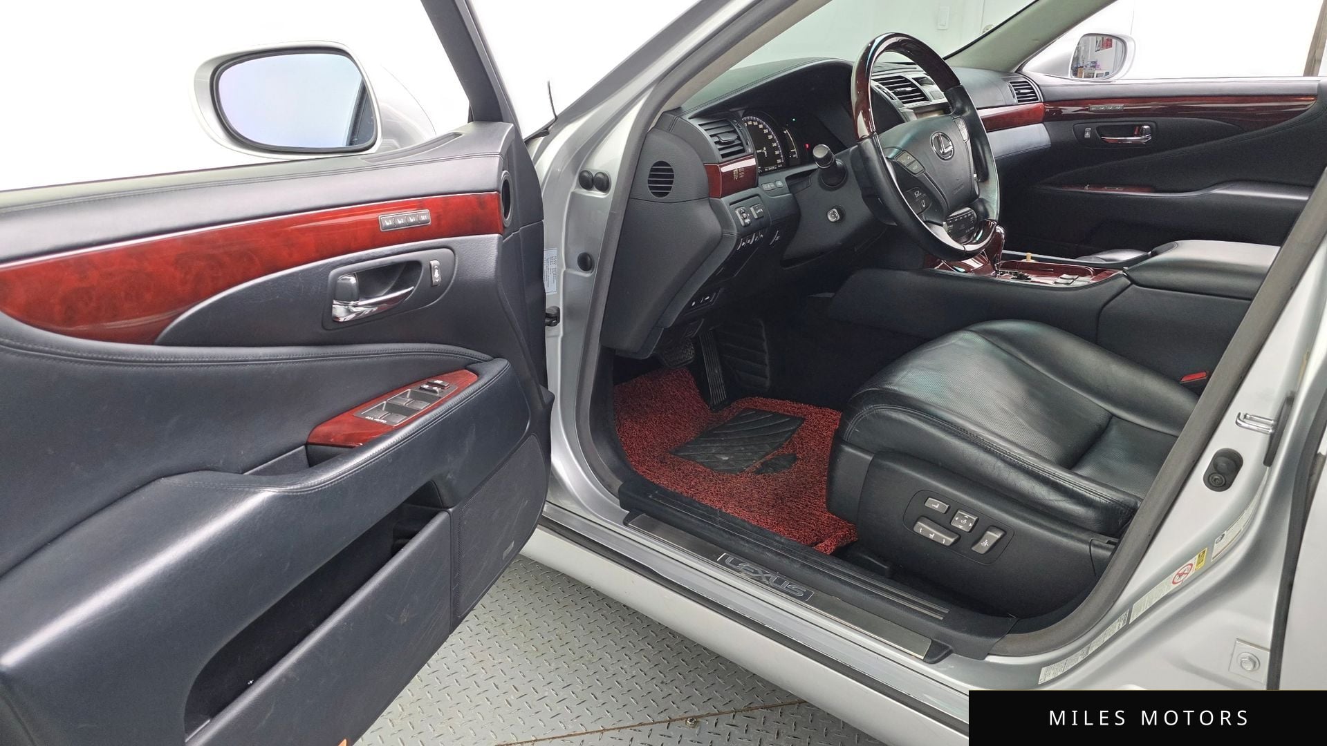 Лексус LS600hL 2012 — миниатюра 10