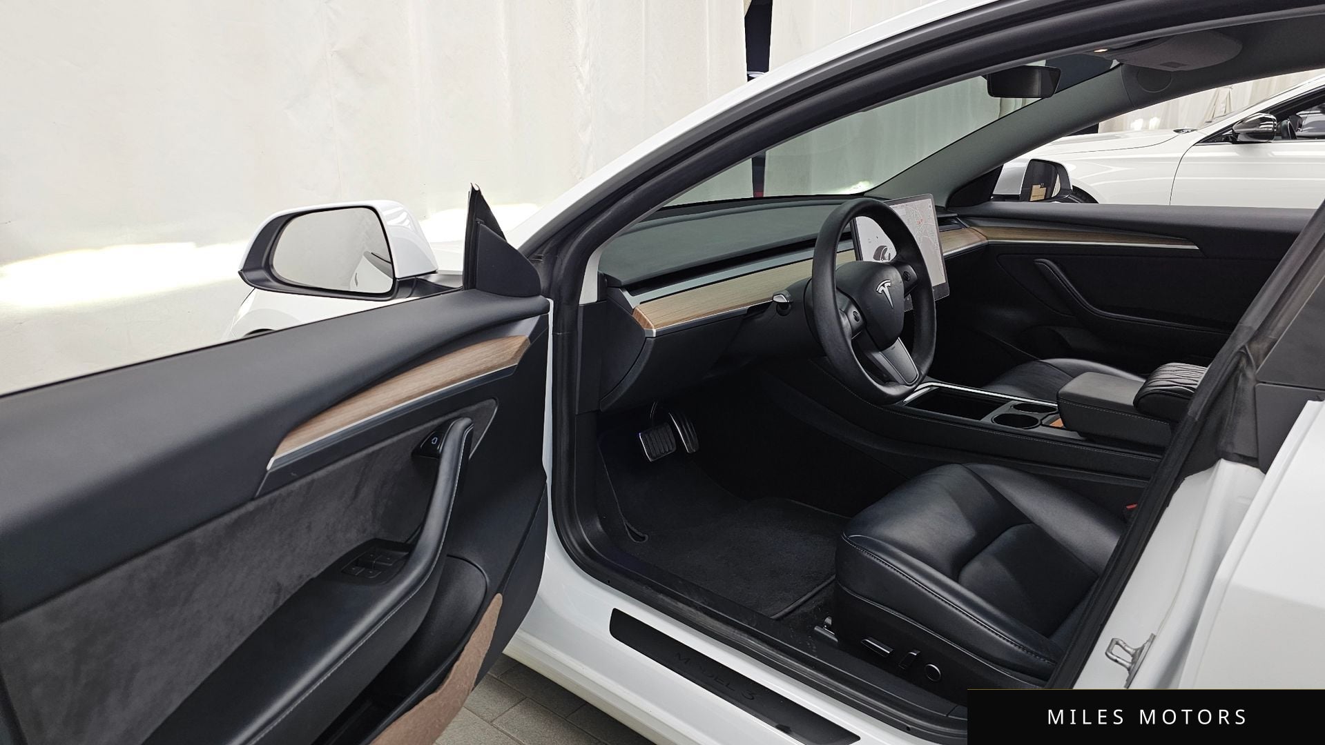 Tesla Model 3 2021 — миниатюра 10