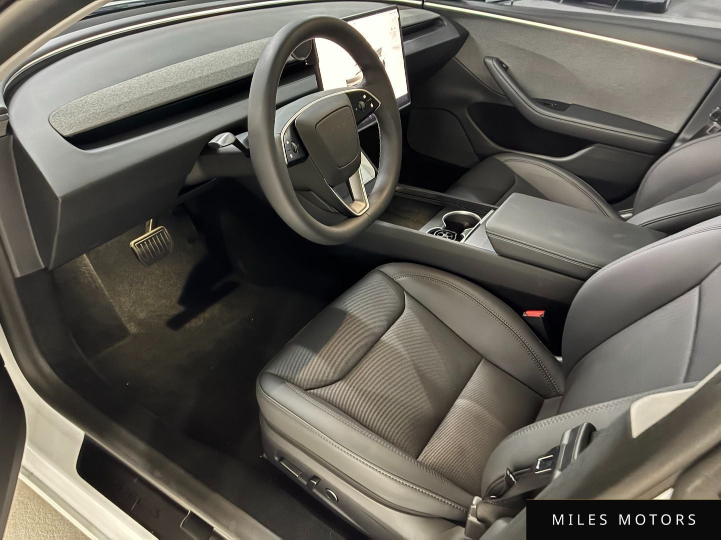 Tesla Model 3 2026 — миниатюра 8
