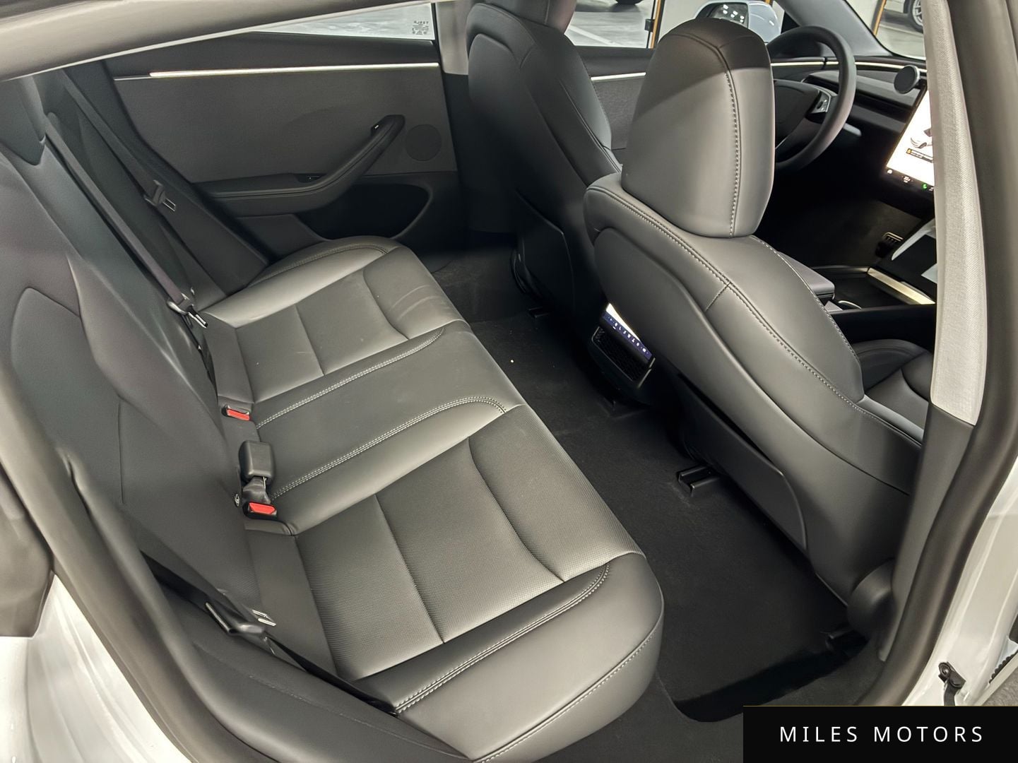 Tesla Model 3 2026 — миниатюра 11