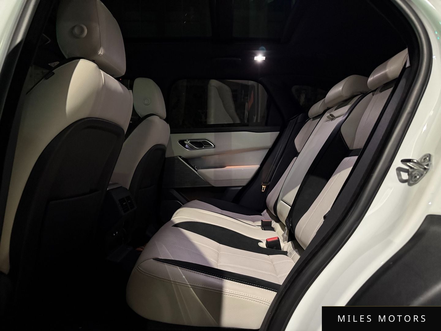 Land Rover Range Rover Velar 2021 — миниатюра 10