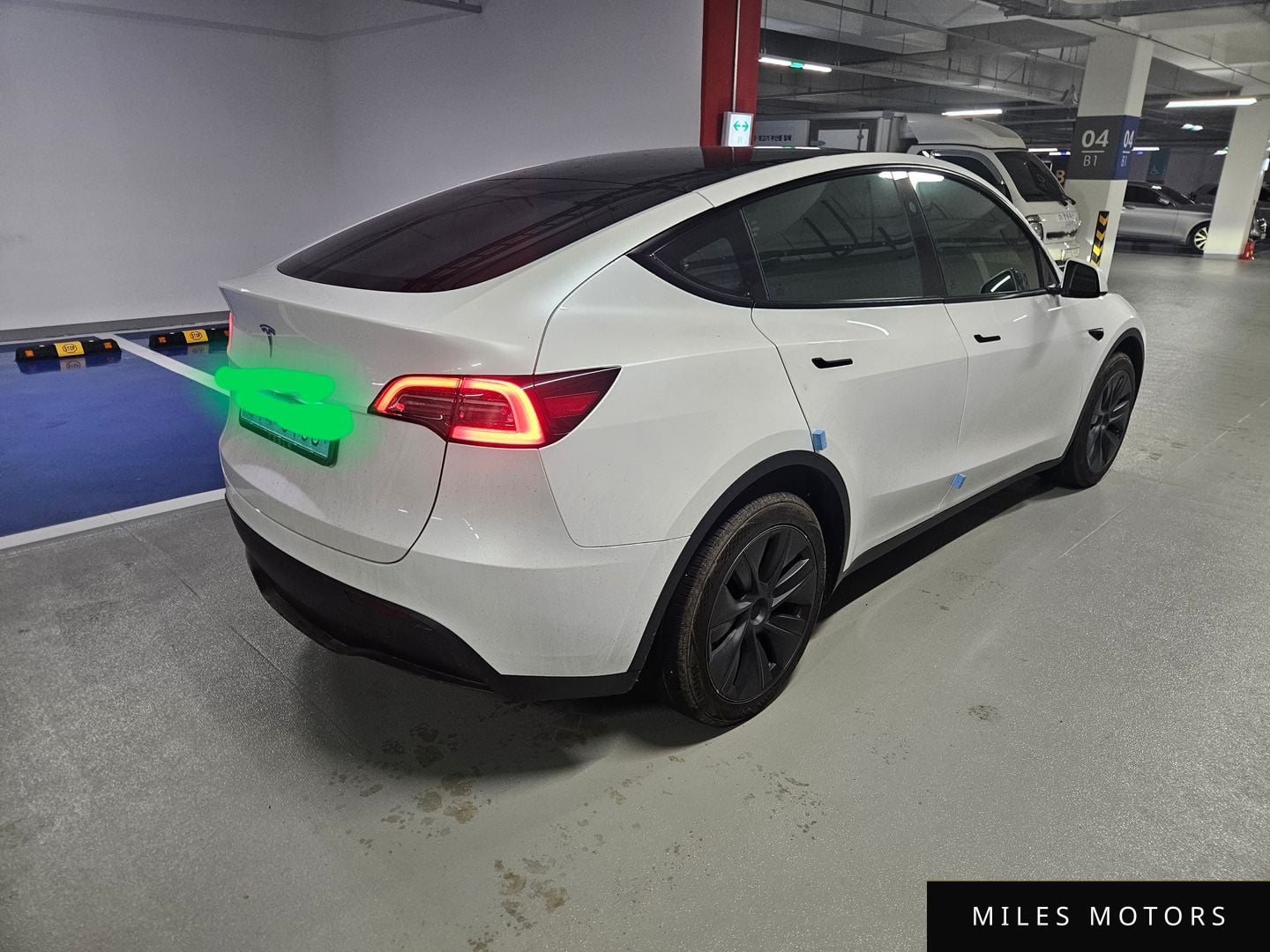 Tesla Model Y 2024 — миниатюра 2
