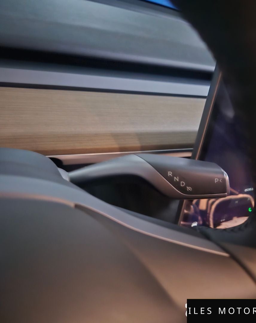 Tesla Model Y 2024 — миниатюра 9