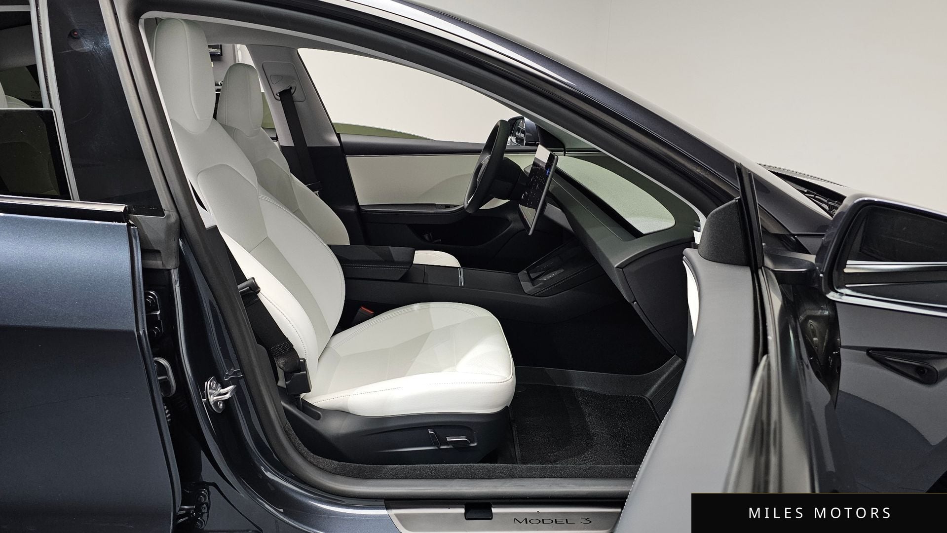 Tesla Model 3 2025 — миниатюра 12