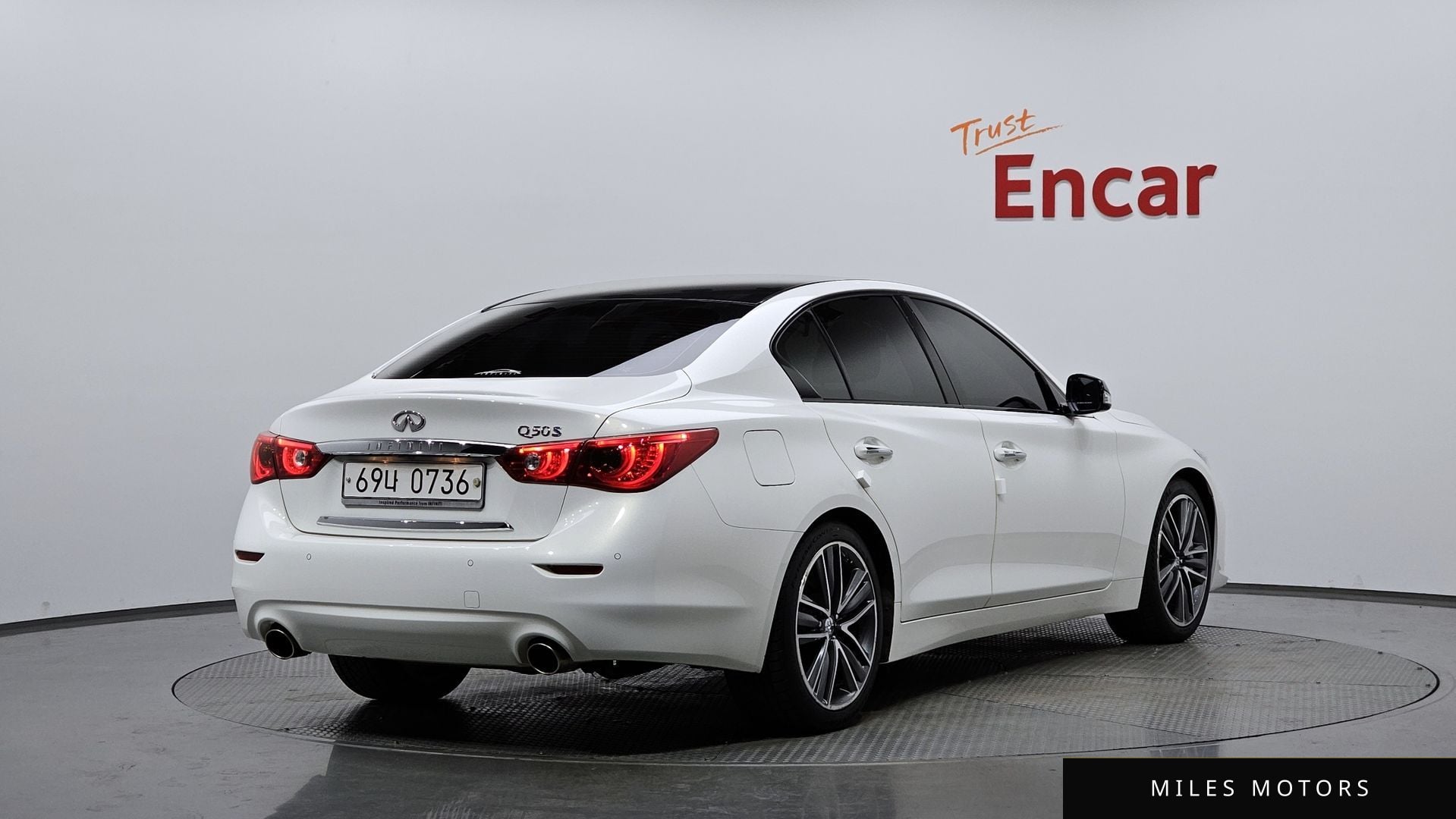 Infiniti Q50 2016 — фото 1 из 12