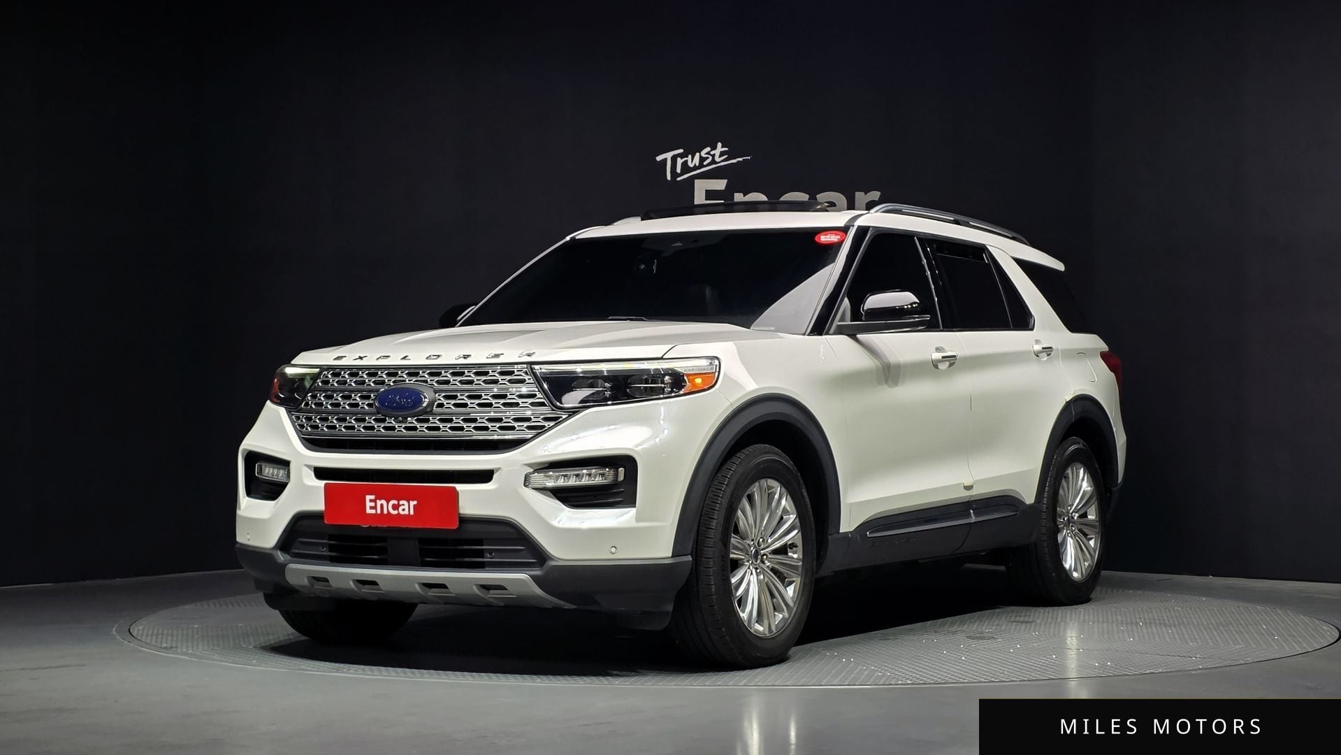 Ford Explorer 2020 — фото 1 из 12