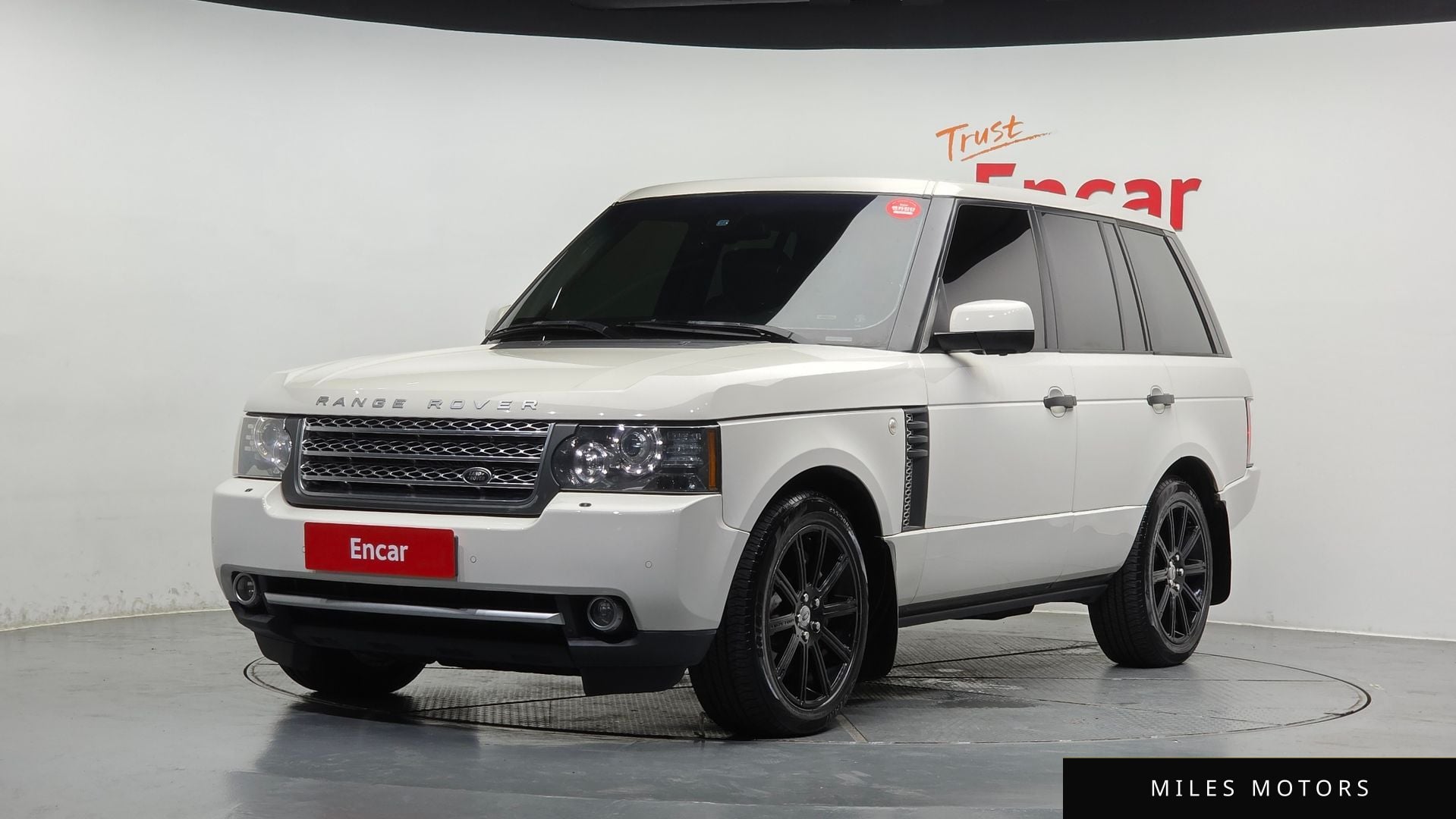 Land Rover Range Rover 2010 — фото 1 из 12