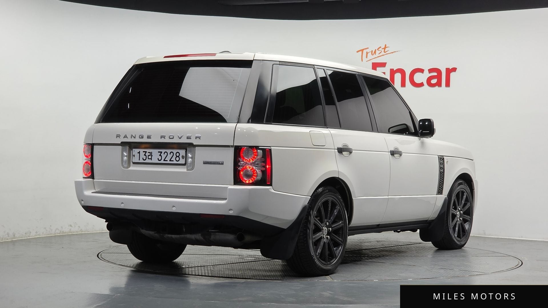 Land Rover Range Rover 2010 — миниатюра 2