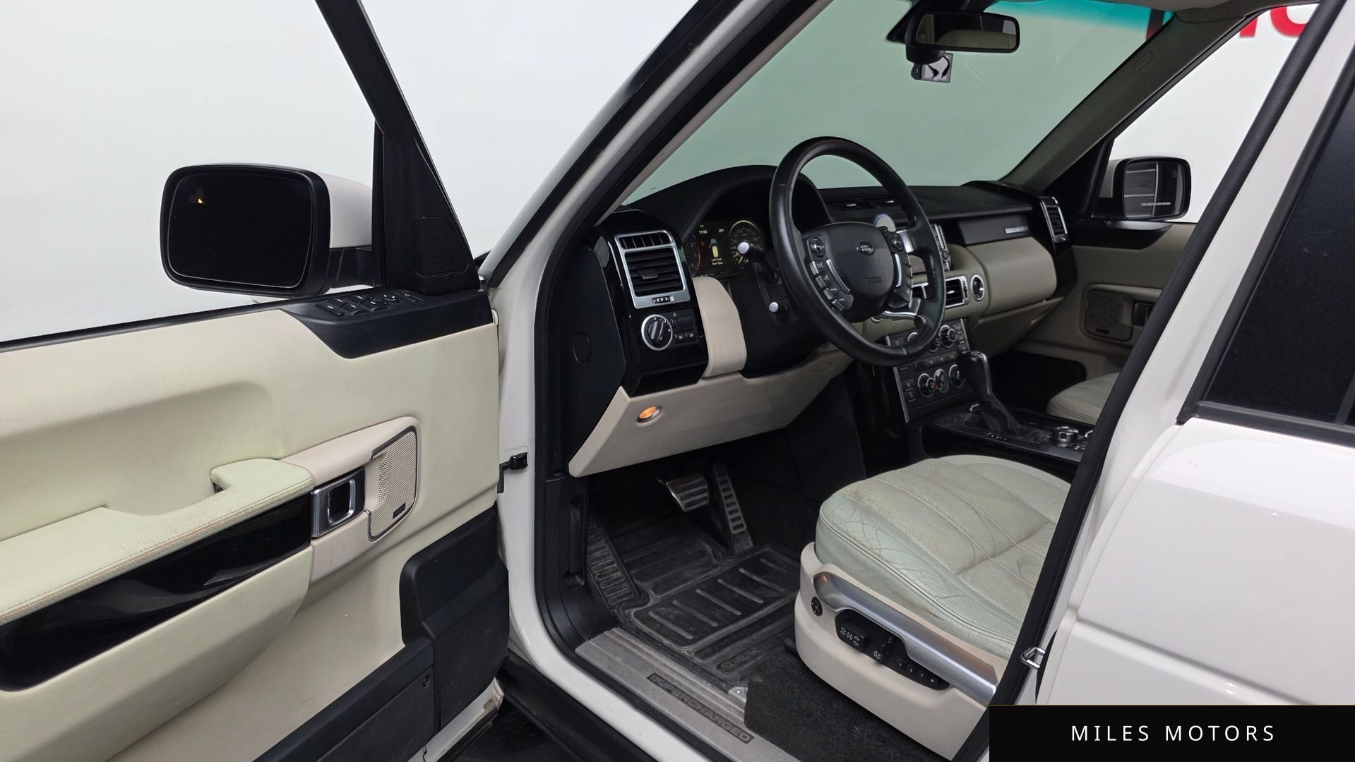 Land Rover Range Rover 2010 — миниатюра 10