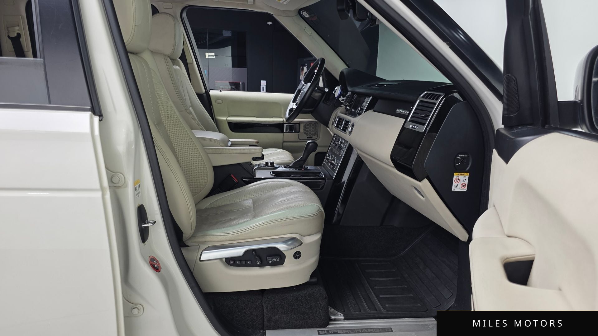 Land Rover Range Rover 2010 — миниатюра 11