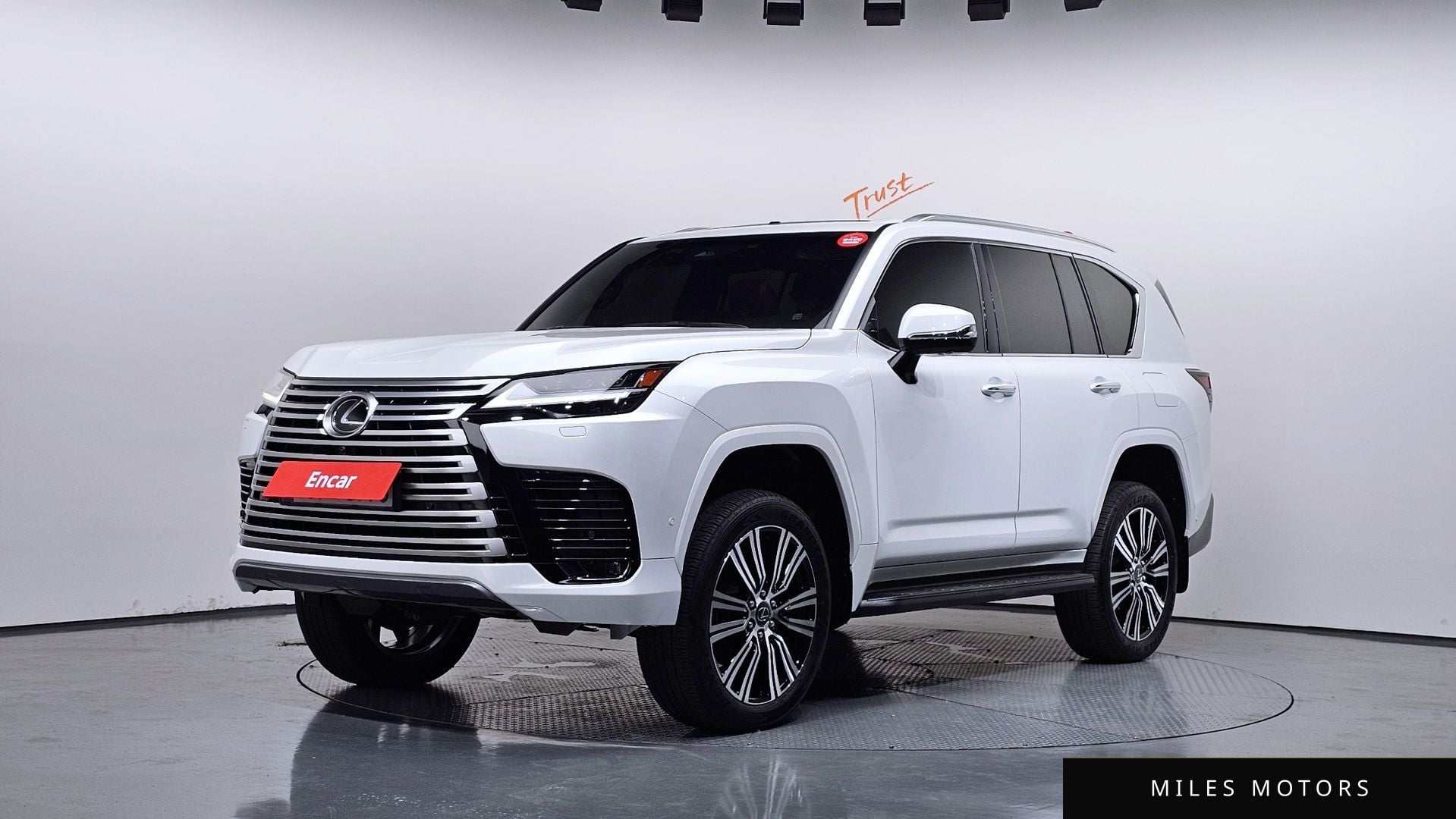 Лексус LX 2025 — фото 1 из 12